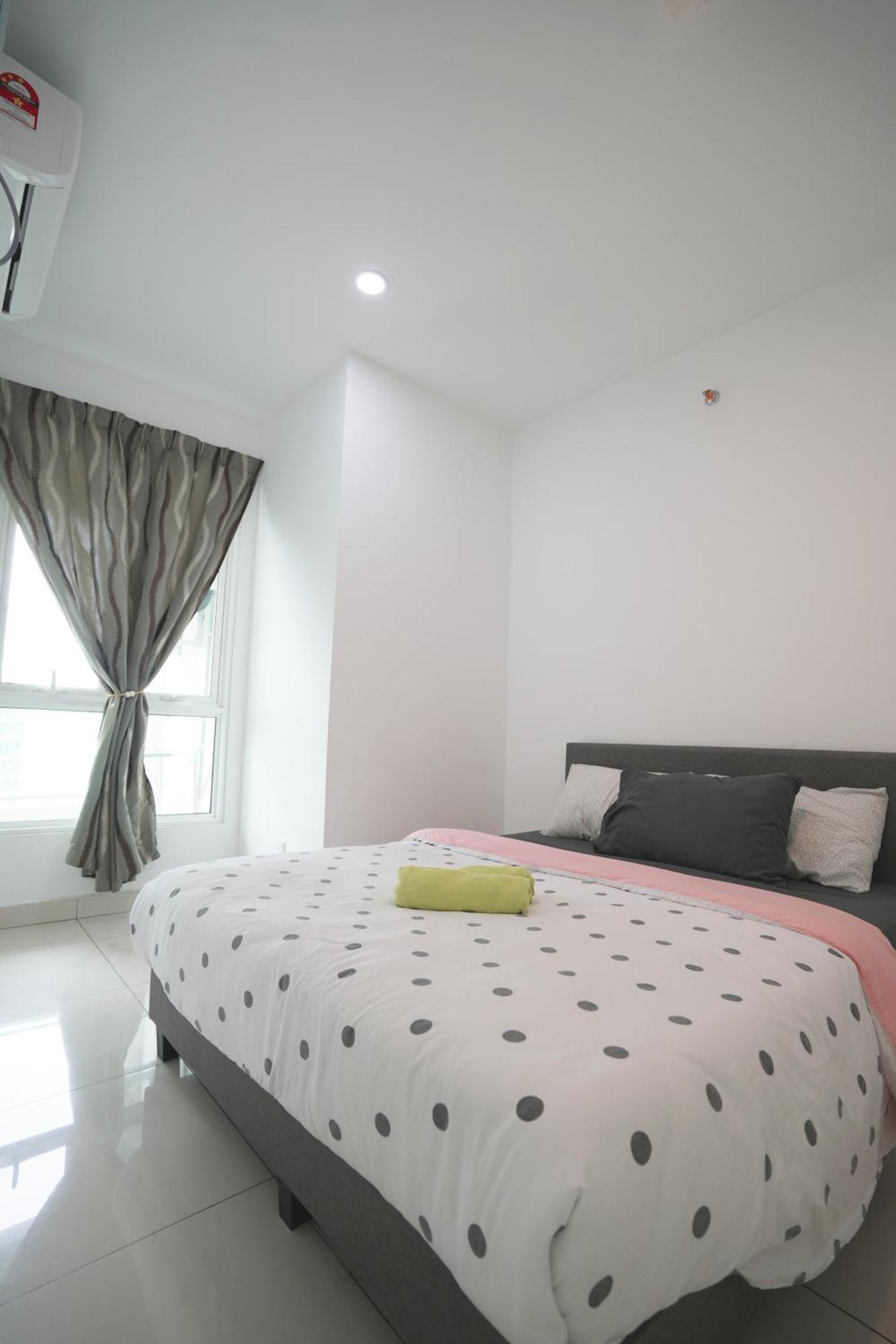 Seaview Mansion One Apartment George Town