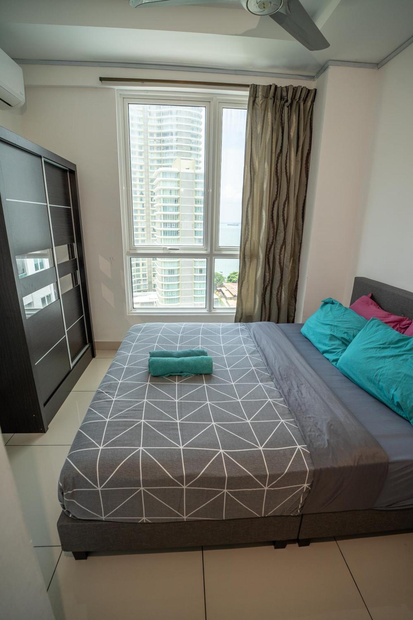 Seaview Mansion One * George Town
