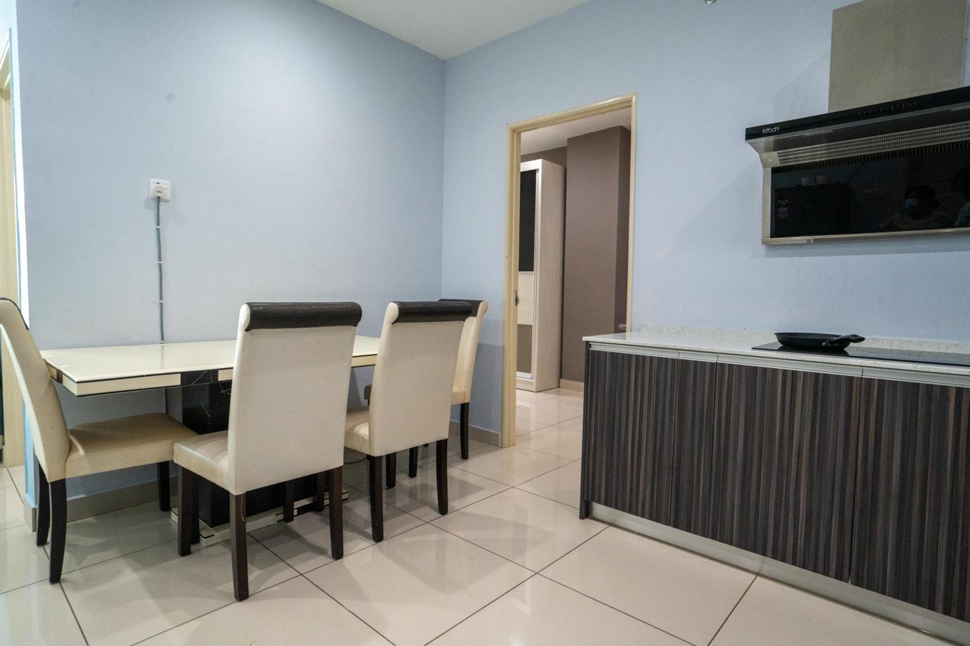 Seaview Mansion One * George Town