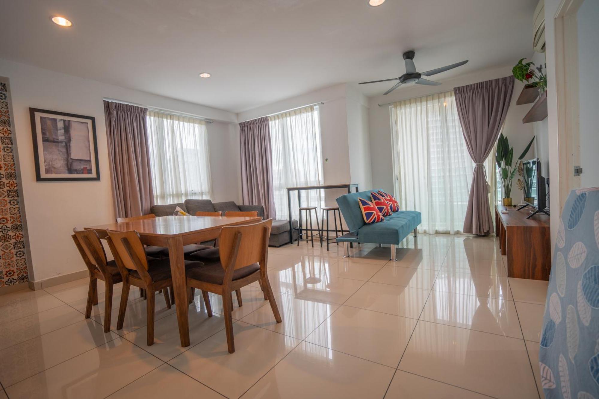 Seaview Mansion One Apartment George Town