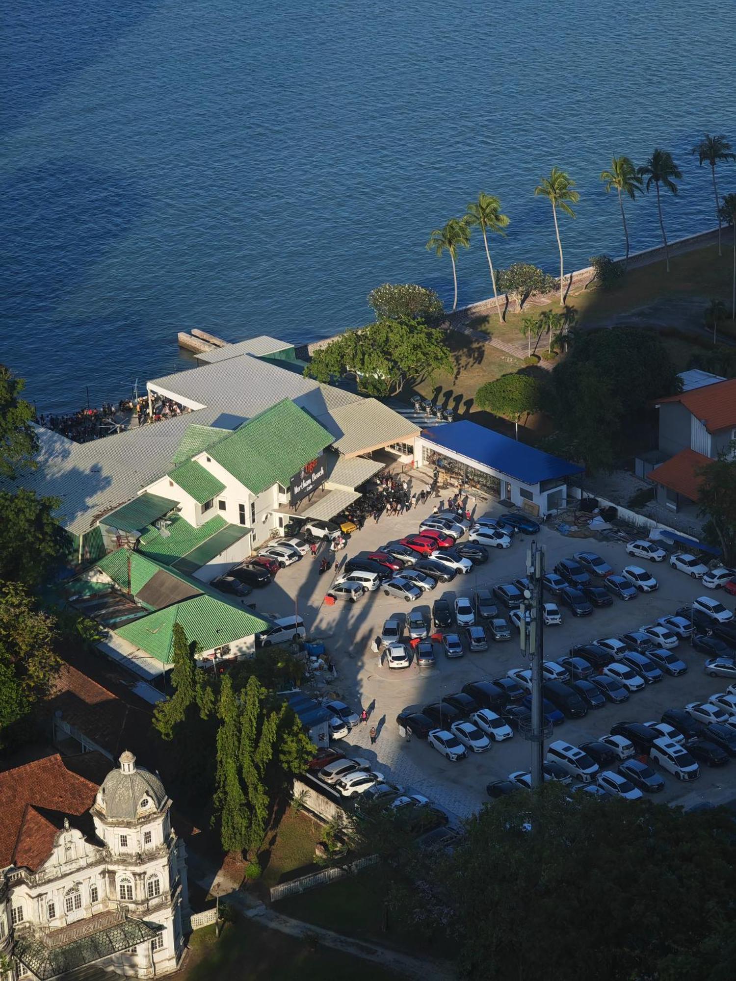 Seaview Mansion One * George Town